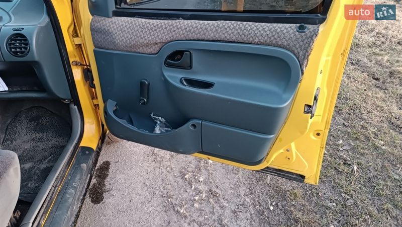 Минивэн Renault Kangoo 2000 в Сарнах