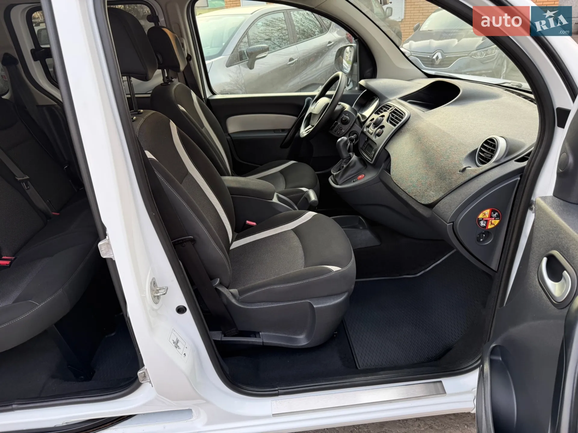 2015 Renault Kangoo - мініатюра 31