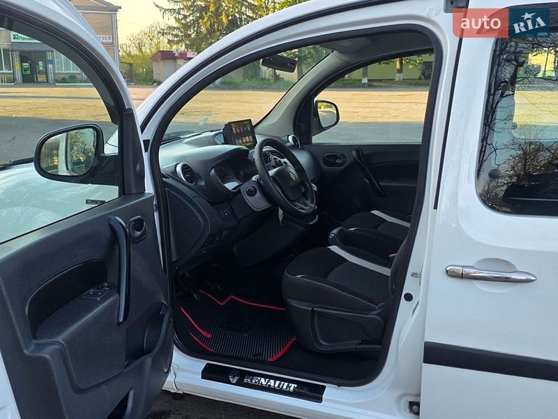 Минивэн Renault Kangoo 2015 в Новоархангельске