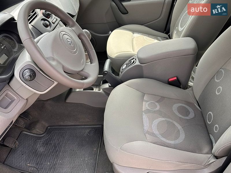 Минивэн Renault Kangoo 2010 в Луцке