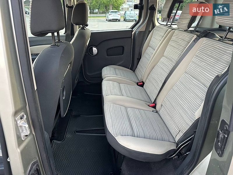 Минивэн Renault Kangoo 2011 в Луцке