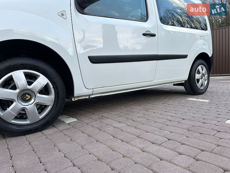 Минивэн Renault Kangoo 2009 в Косове
