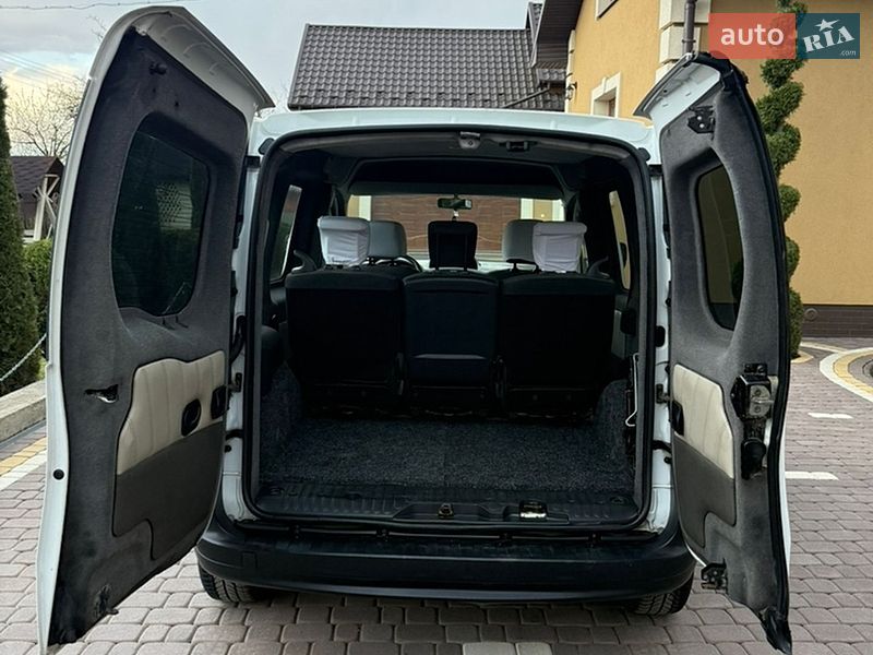Минивэн Renault Kangoo 2009 в Косове