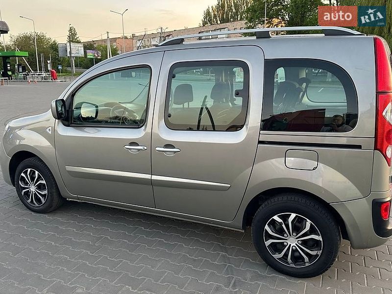 Минивэн Renault Kangoo 2011 в Луцке