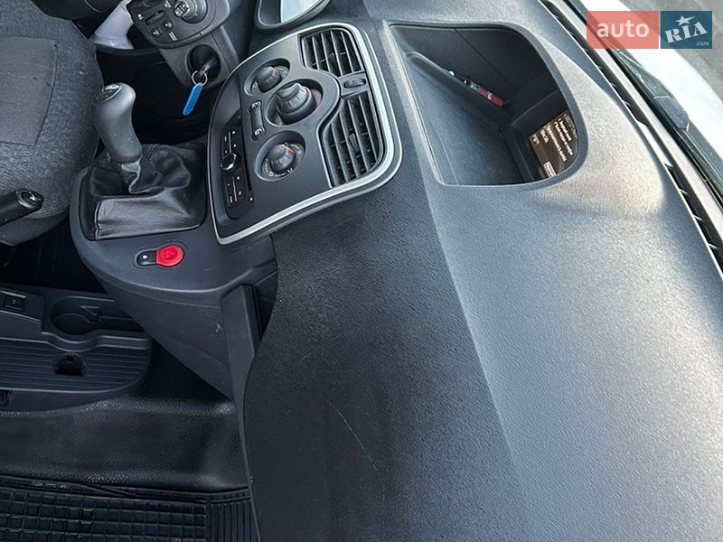 Грузовой фургон Renault Kangoo 2016 в Киеве