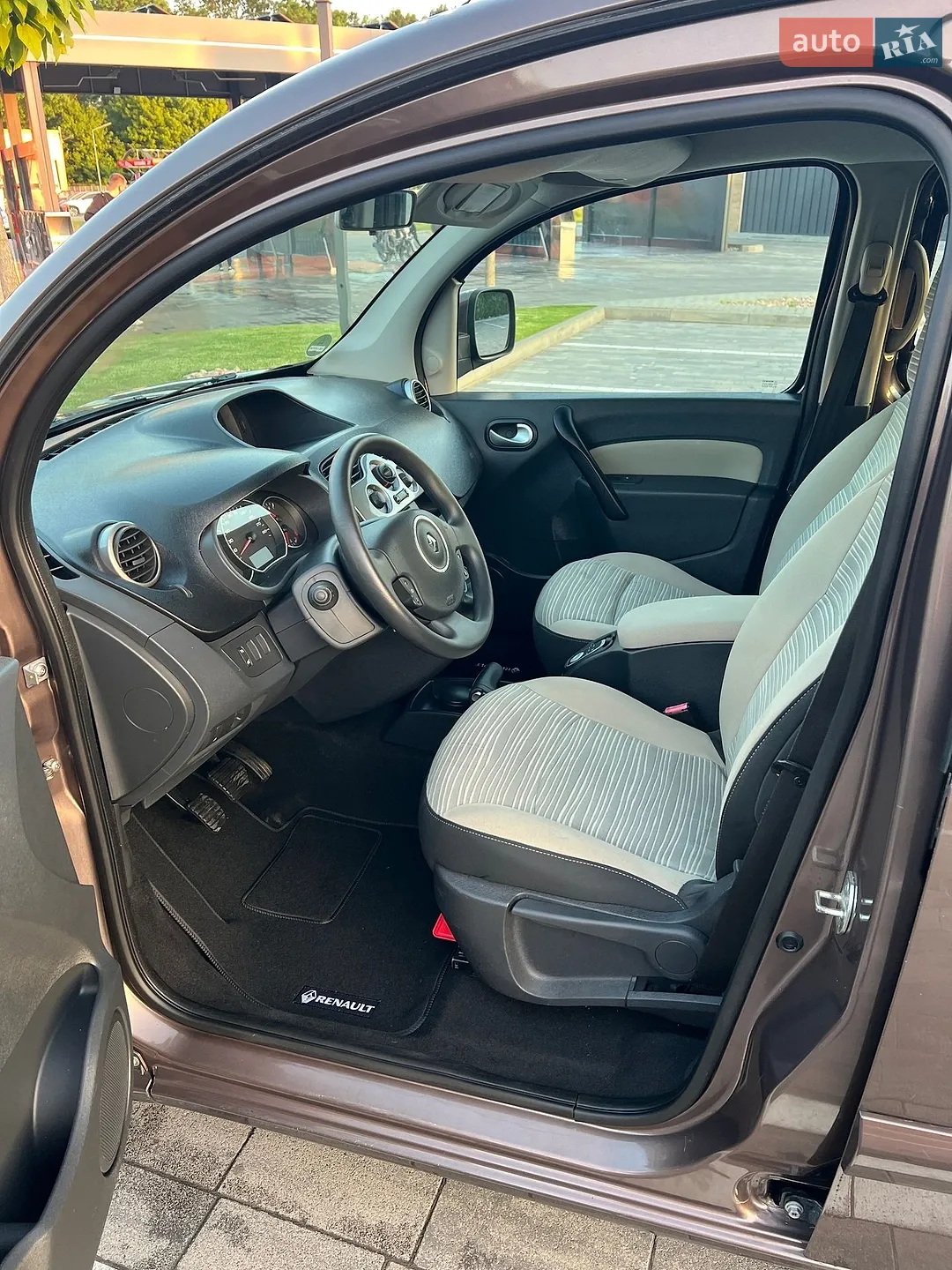 2011 Renault Kangoo - мініатюра 41