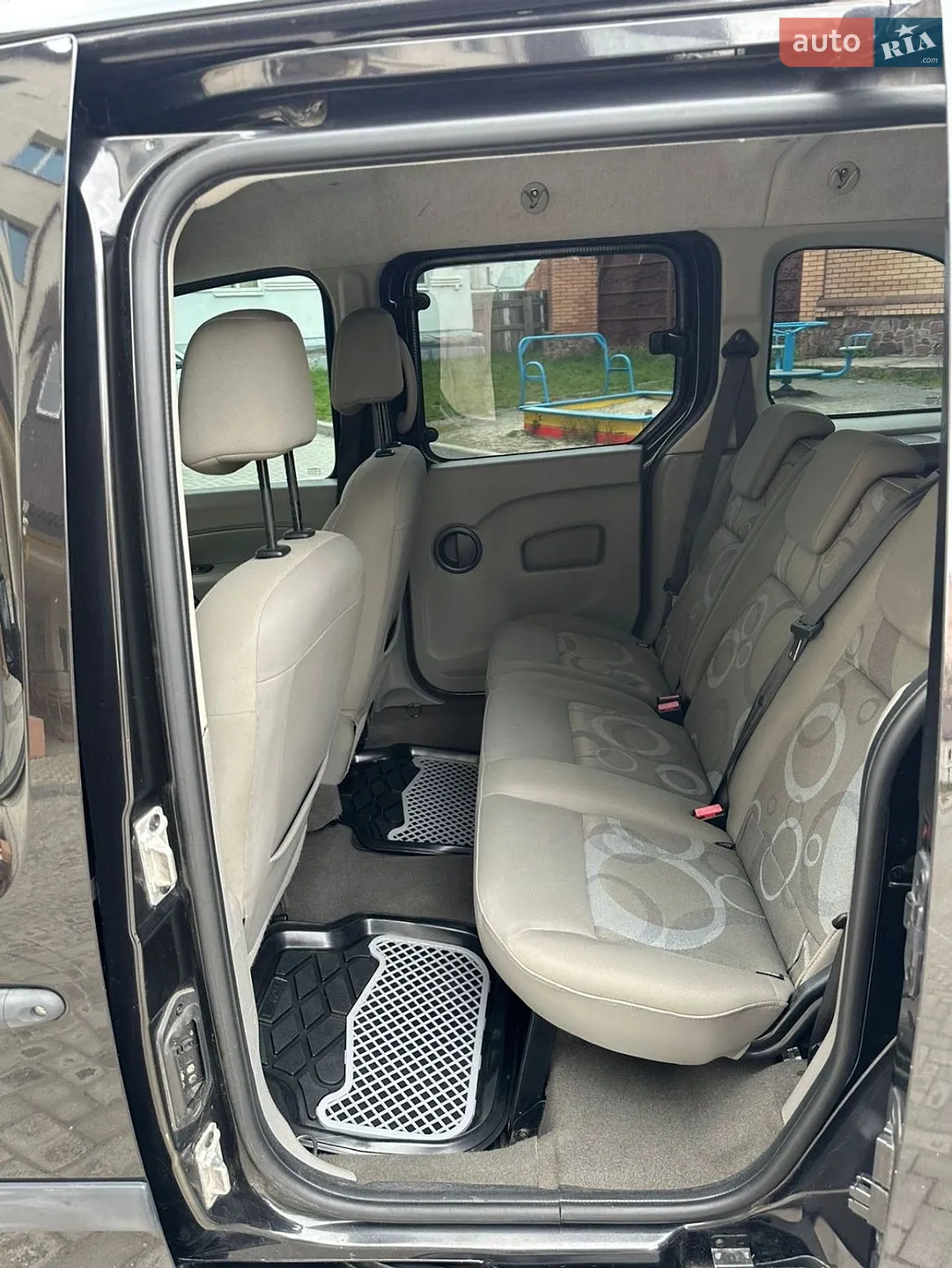 2010 Renault Kangoo - мініатюра 28
