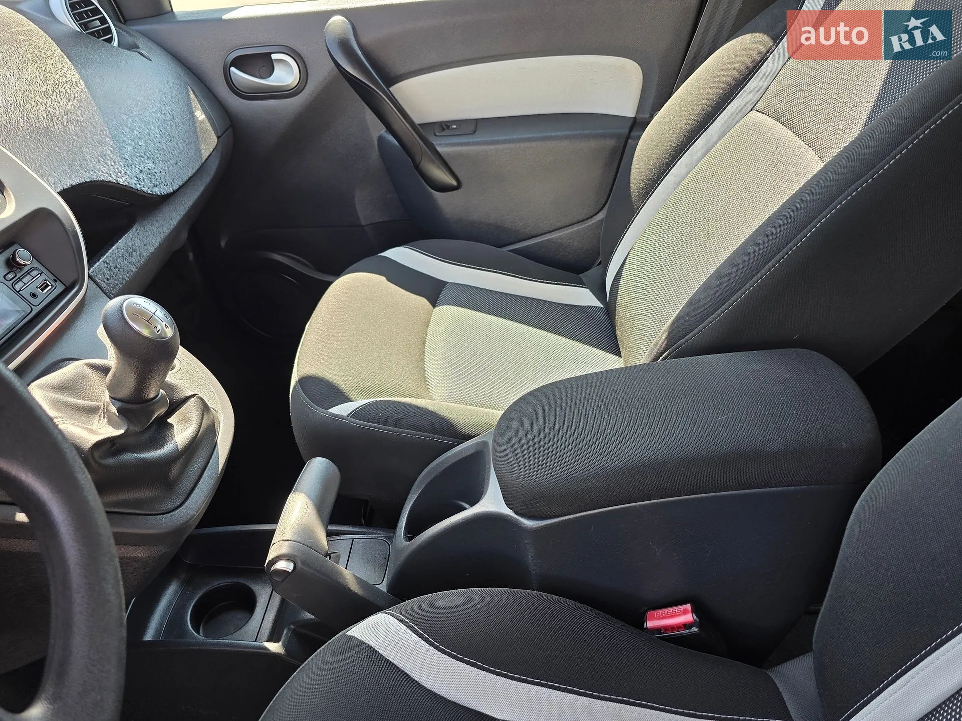 2015 Renault Kangoo - мініатюра 25