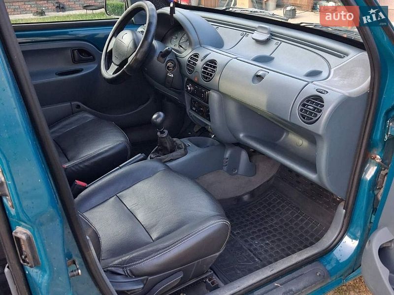Минивэн Renault Kangoo 2000 в Березному