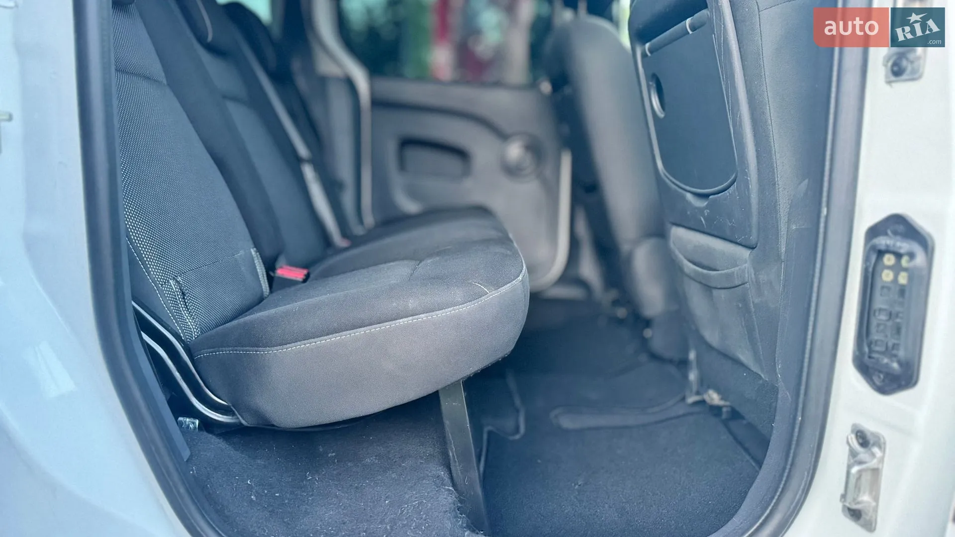 2015 Renault Kangoo - мініатюра 28
