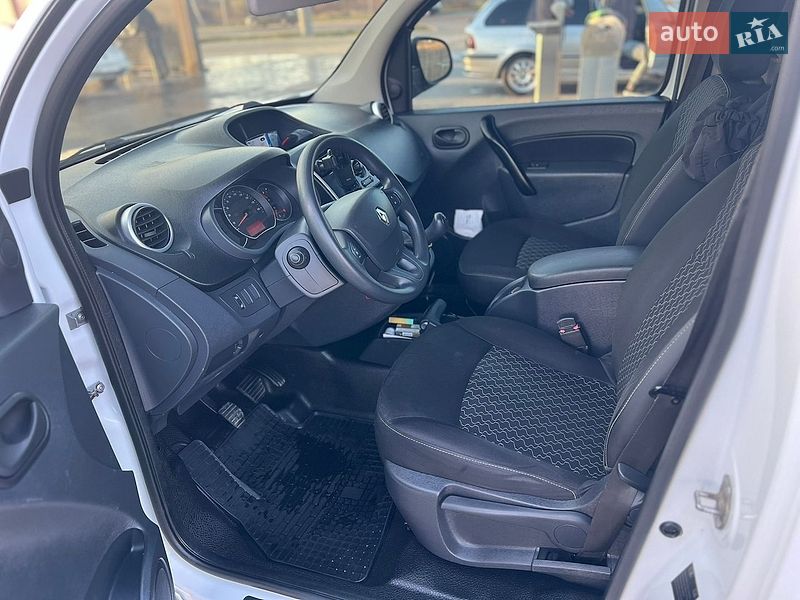 Грузовой фургон Renault Kangoo 2014 в Львове