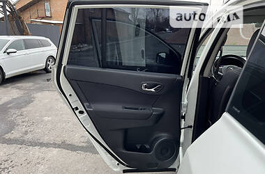 Внедорожник / Кроссовер Renault Koleos 2012 в 
