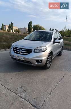 Позашляховик / Кросовер Renault Koleos 2012 в 