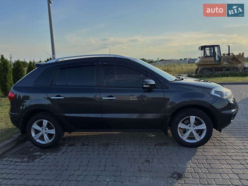 Внедорожник / Кроссовер Renault Koleos 2012 в Городке