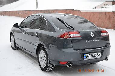 Седан Renault Laguna 2014 в Ровно