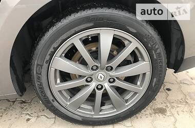 Хэтчбек Renault Laguna 2010 в 
