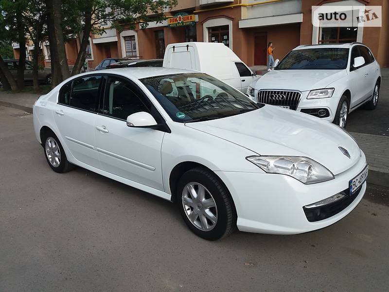 Хетчбек Renault Laguna 2010 в 
