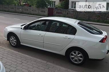 Хетчбек Renault Laguna 2010 в 