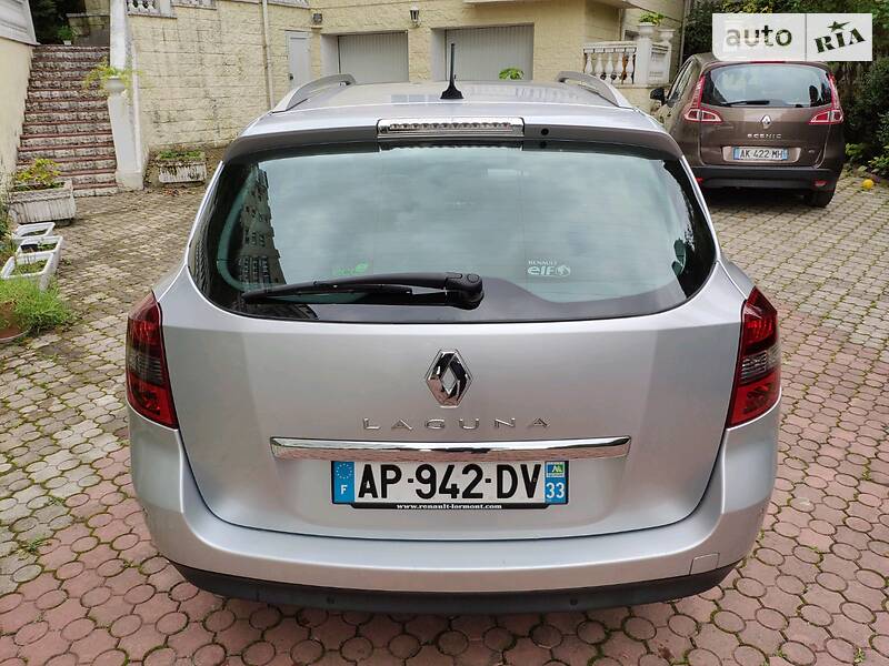 Универсал Renault Laguna 2010 в Ровно