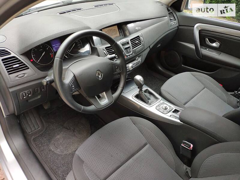 Универсал Renault Laguna 2010 в Ровно