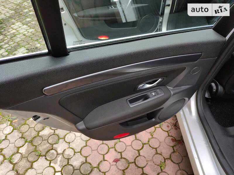 Универсал Renault Laguna 2010 в Ровно