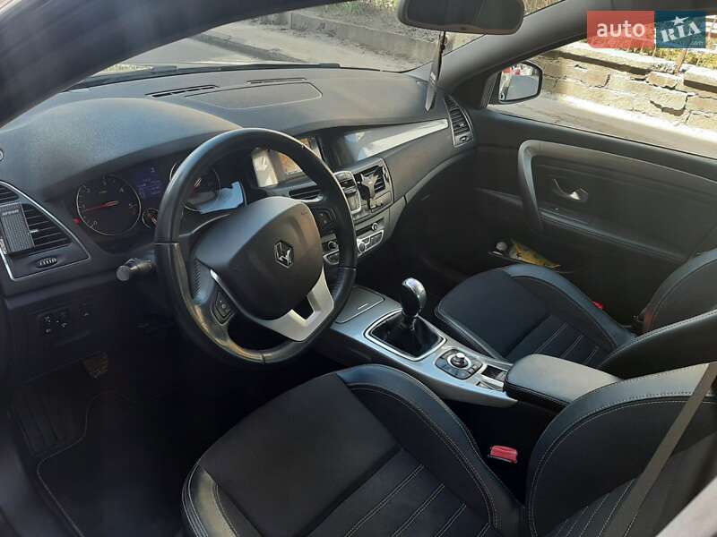 Ліфтбек Renault Laguna 2012 в Тернополі