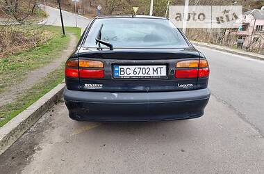 Лифтбек Renault Laguna 2001 в Львове