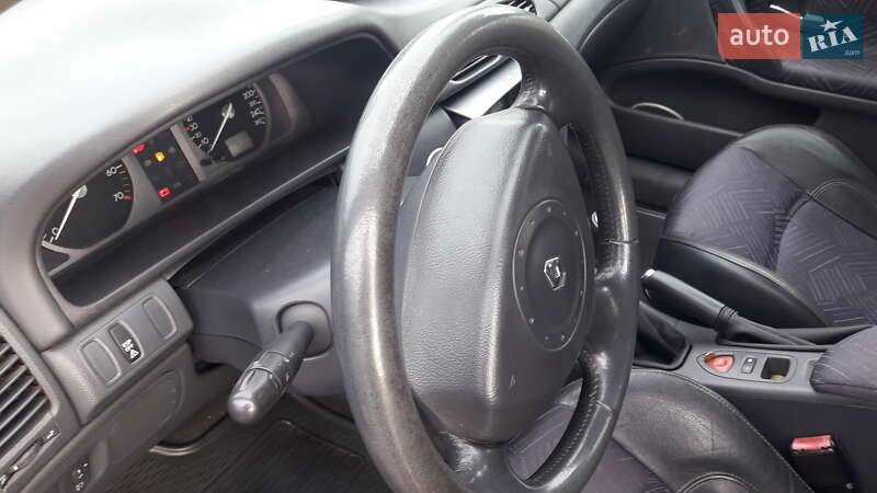 Универсал Renault Laguna 2004 в Кременчуге