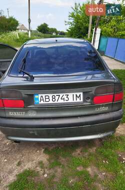 Хэтчбек Renault Laguna 1996 в 
