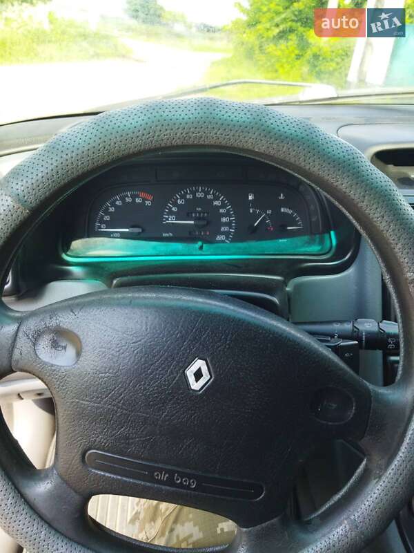 Хэтчбек Renault Laguna 1996 в Виннице