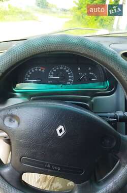 Хэтчбек Renault Laguna 1996 в 