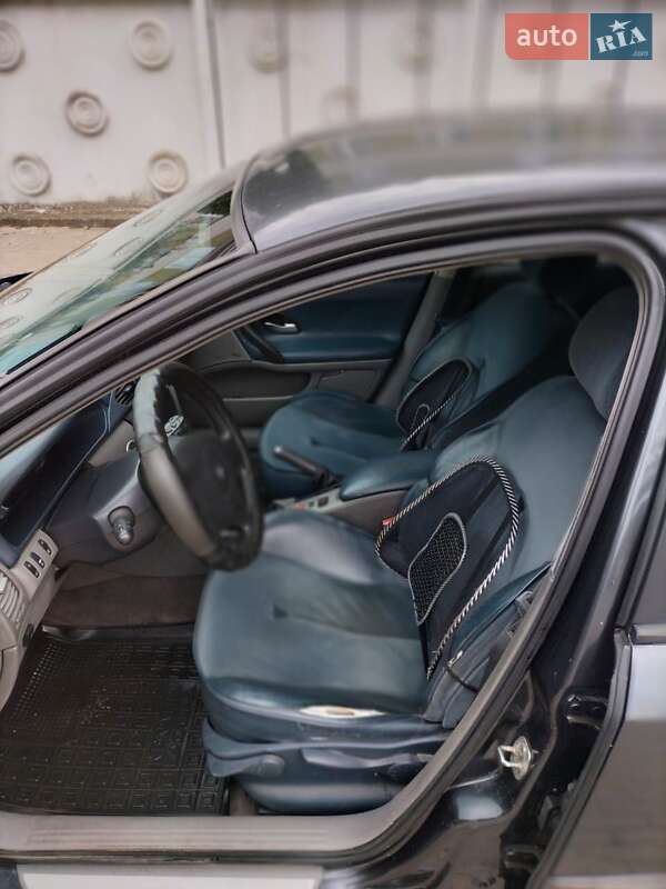 Лифтбек Renault Laguna 2002 в Ровно