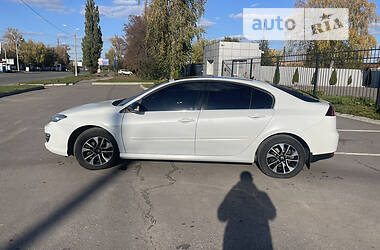 Лифтбек Renault Laguna 2014 в 