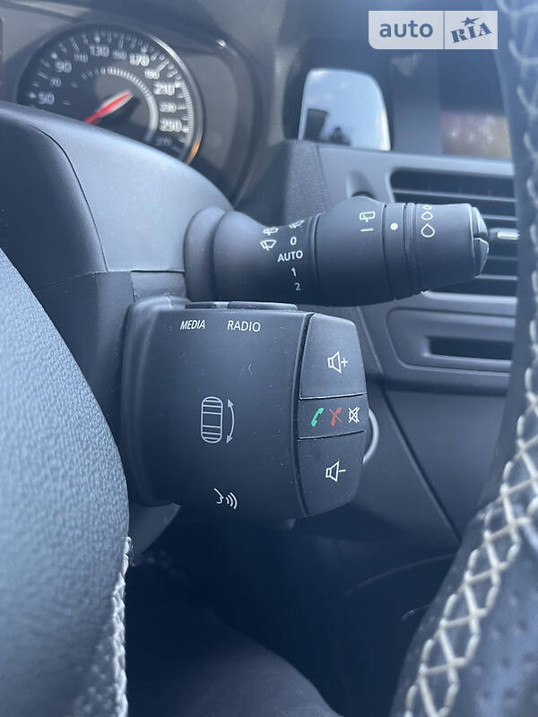 Лифтбек Renault Laguna 2014 в Сумах