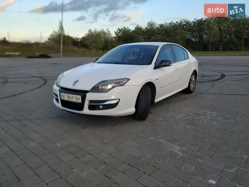 Ліфтбек Renault Laguna 2011 в 