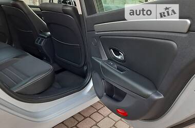 Лифтбек Renault Laguna 2011 в 