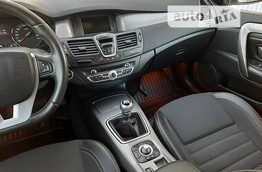 Лифтбек Renault Laguna 2011 в 