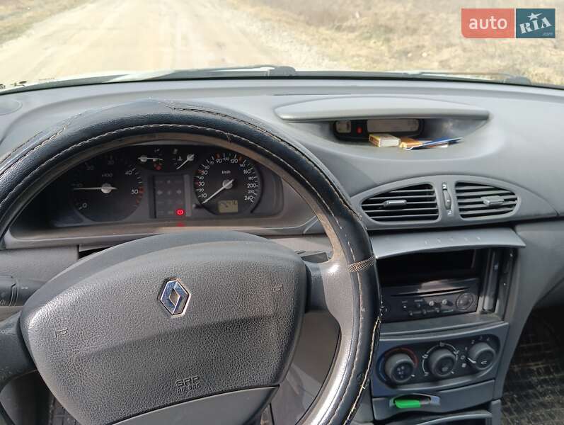 Универсал Renault Laguna 2002 в Хмельницком