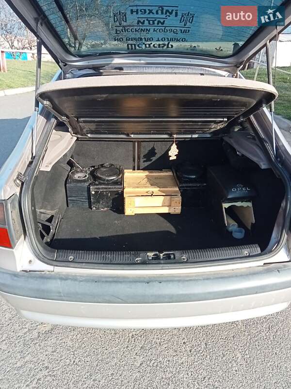 Лифтбек Renault Laguna 2001 в Черноморске