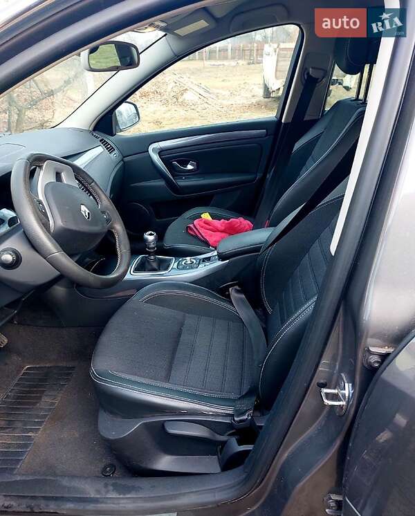 Універсал Renault Laguna 2010 в Рівному фото 4 Універсал Renault Laguna 2010 в Рівному