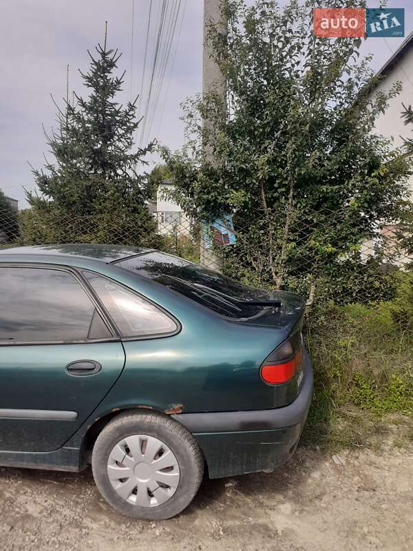 Лифтбек Renault Laguna 1997 в Мостиске