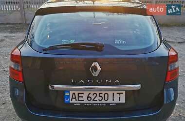 Лифтбек Renault Laguna 2013 в 