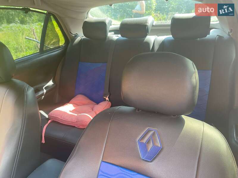 Лифтбек Renault Laguna 2002 в Турке