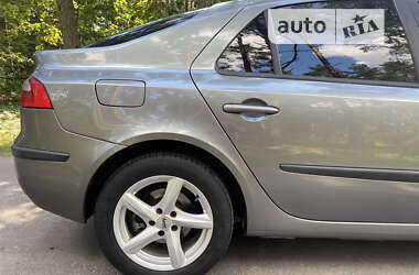 Лифтбек Renault Laguna 2001 в 