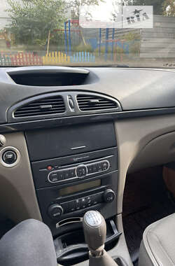 Лифтбек Renault Laguna 2005 в 