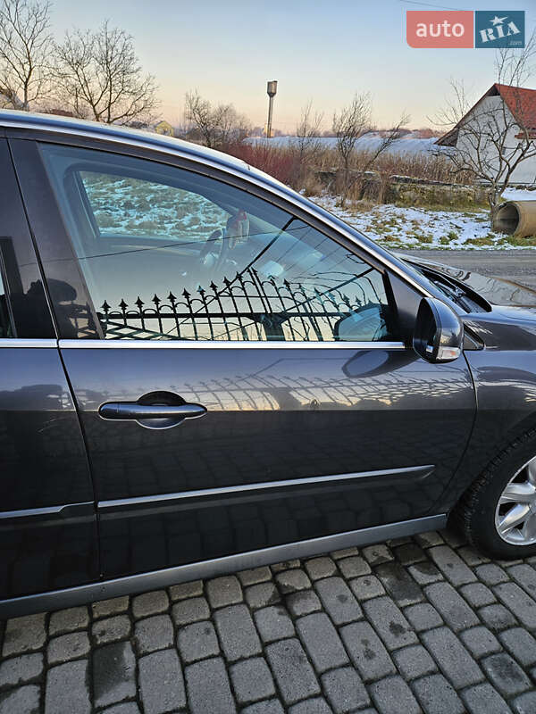 Лифтбек Renault Laguna 2009 в Виноградове