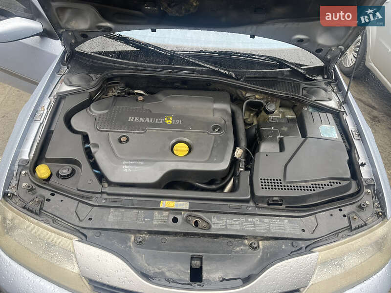 Универсал Renault Laguna 2001 в Нетешине