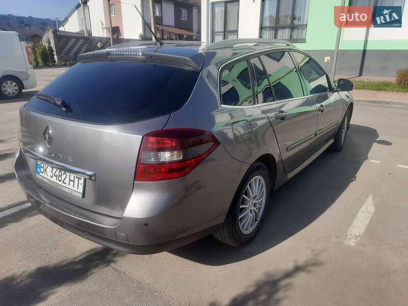 Универсал Renault Laguna 2011 в Ровно