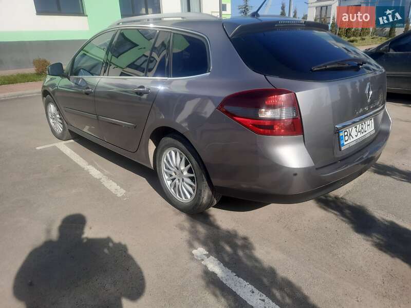 Универсал Renault Laguna 2011 в Ровно