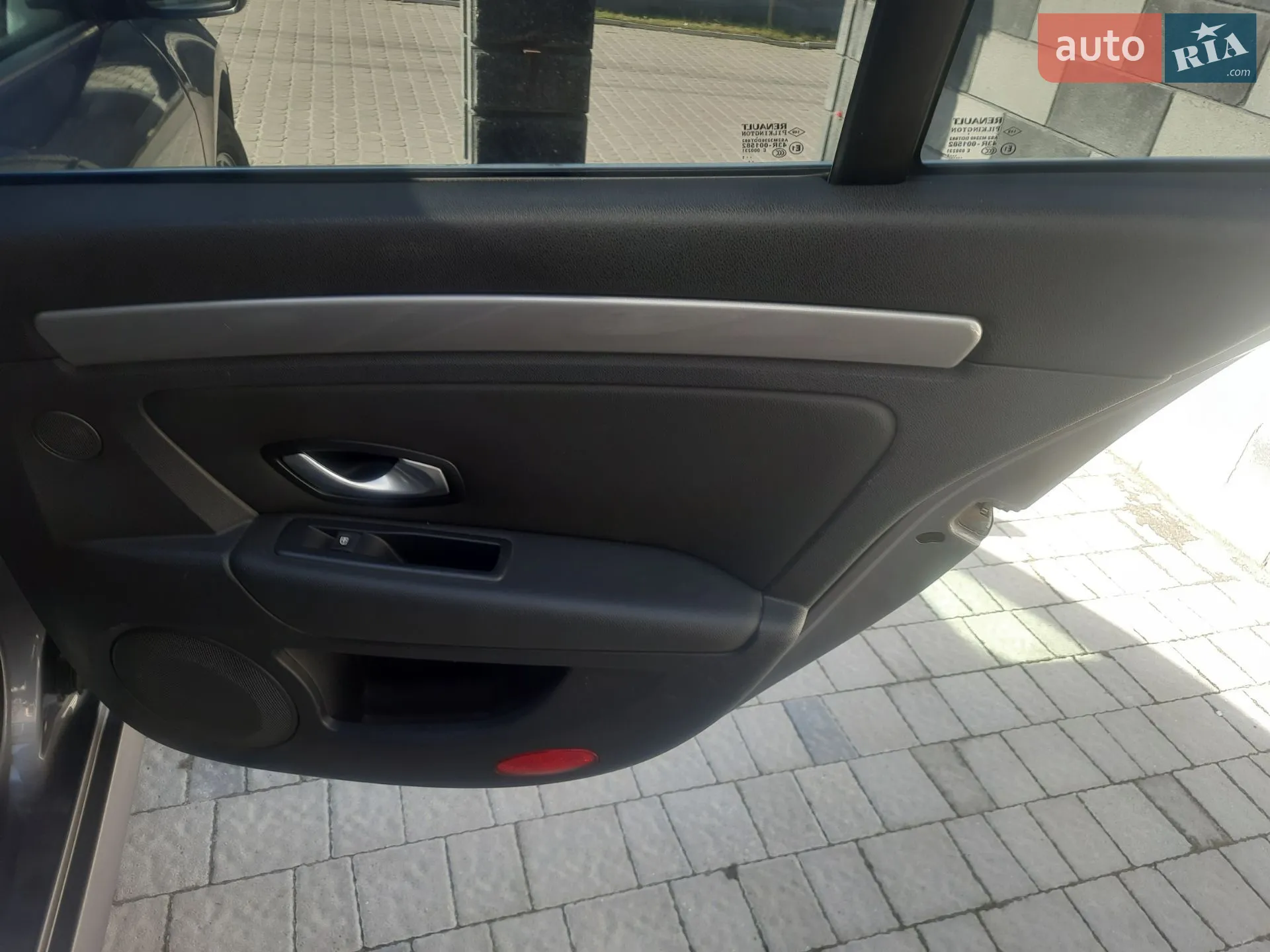 2011 Renault Laguna - мініатюра 43